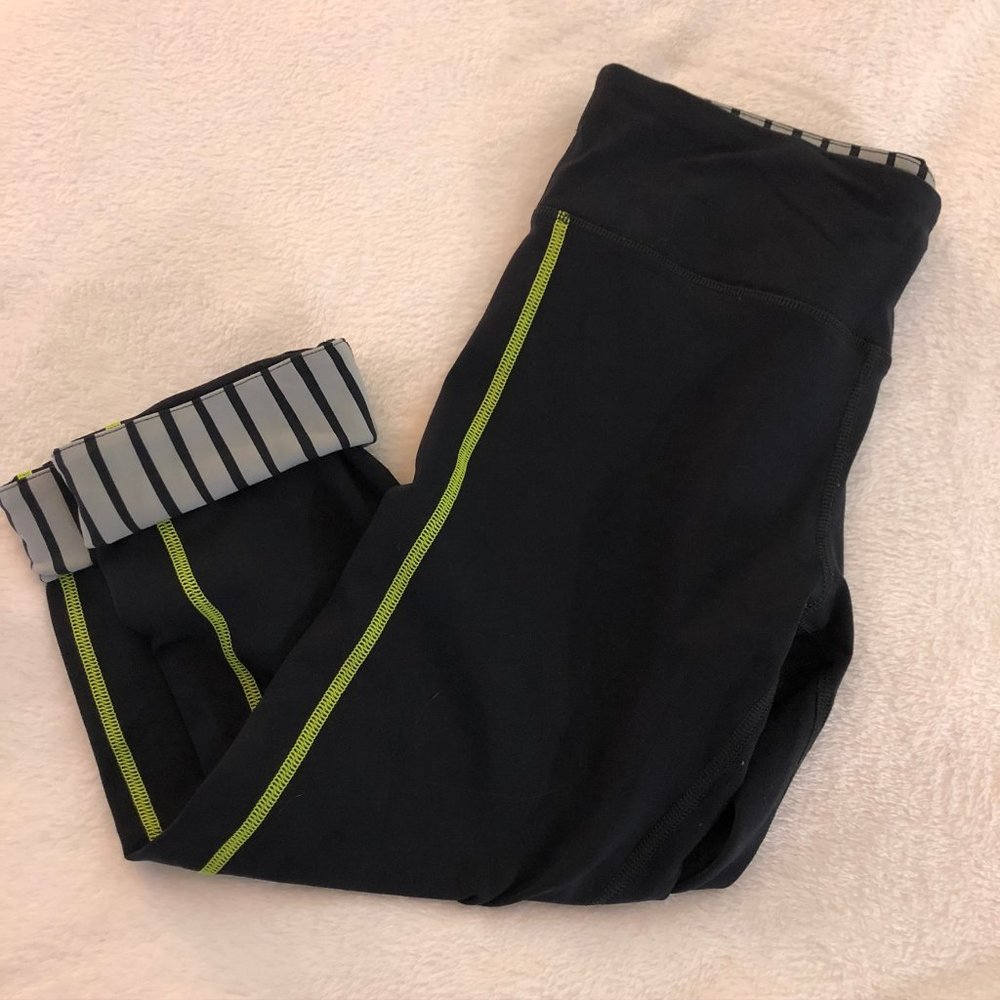 PRO Compression Rolled Cuff Capri Leggings - Sz 6